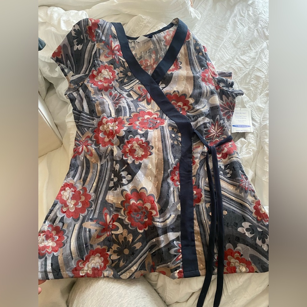 Greys Anatomy scrub top NEW